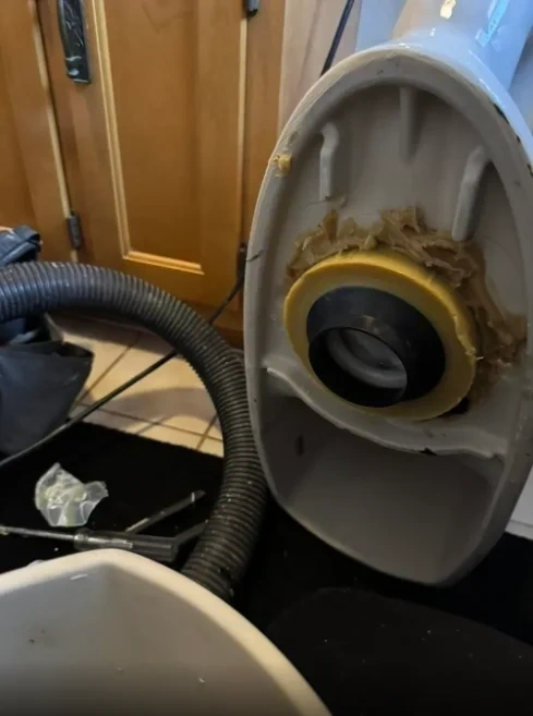 Heavy-duty wax ring seal and horn installed on toilet base - Scarsdale NY