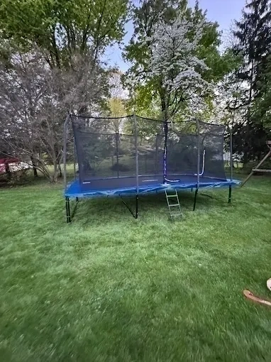 Springfree trampoline fully assembled - Scarsdale NY